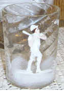 RightHandedGlass.jpg (70981 bytes)